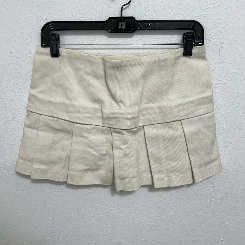 Venus Pleated Ivory Mini Skort Skirt Contrast Black Buttons Size Preppy Size 4 - Picture 3 of 7